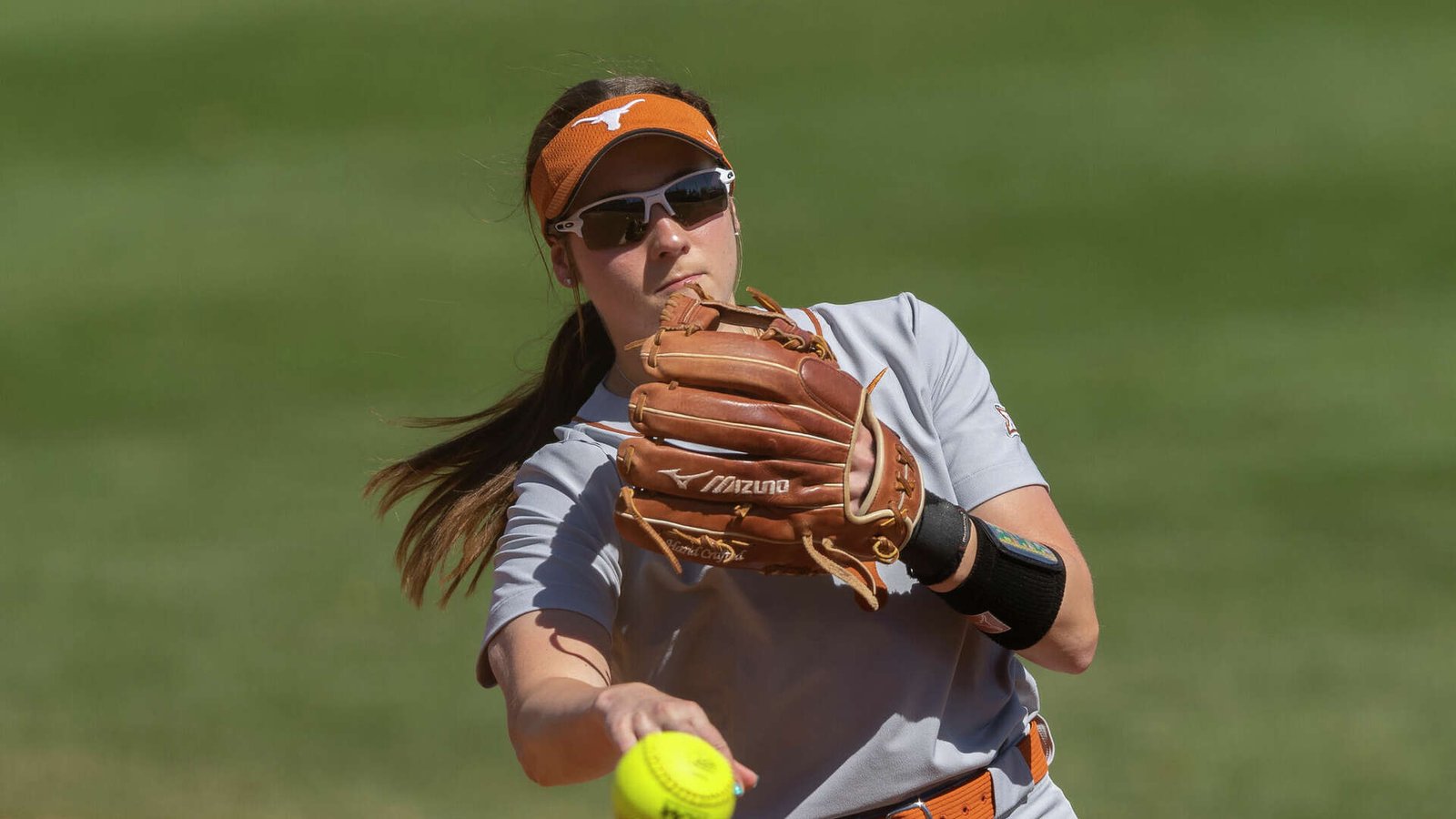 Leighann Goode Net Worth 2025 Revealed and Her Rise as a Texas Softball Star