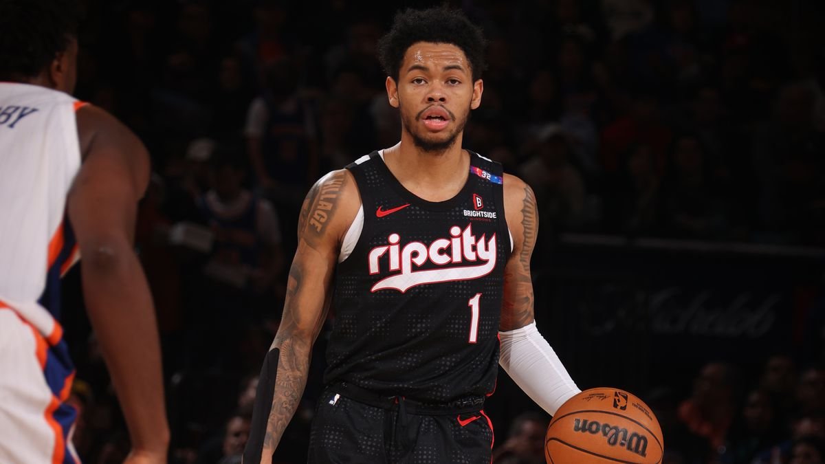 The Portland Trail Blazers in action at the Moda Center during the 2024-25 NBA season.