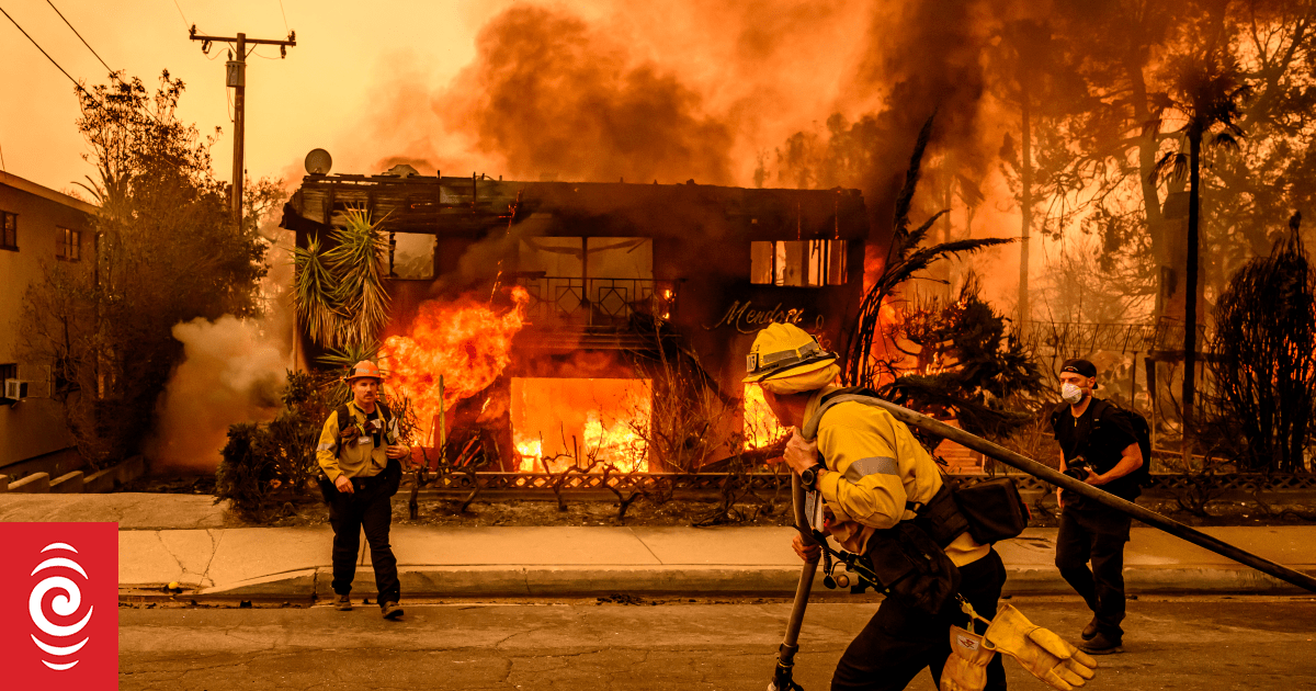 4KDUG82 AFP 20250108 36TB3Z6 v1 HighRes UsWeatherFire jpg Daily Global Diary - Authentic Global News