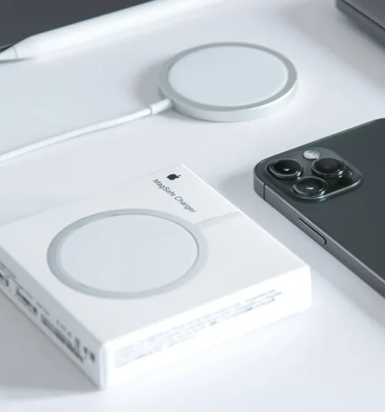 iPhone 17 Air Could Feature 50W Wireless Charging with Qi 2.2 MagSafe Upgrade