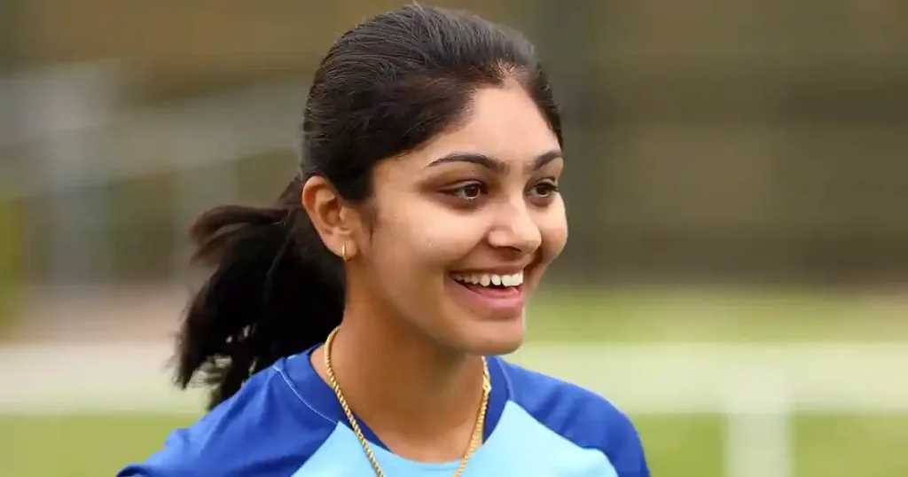 “Harleen Deol celebrates her stunning boundary save and climbing batting form—2025’s breakout cricket star.