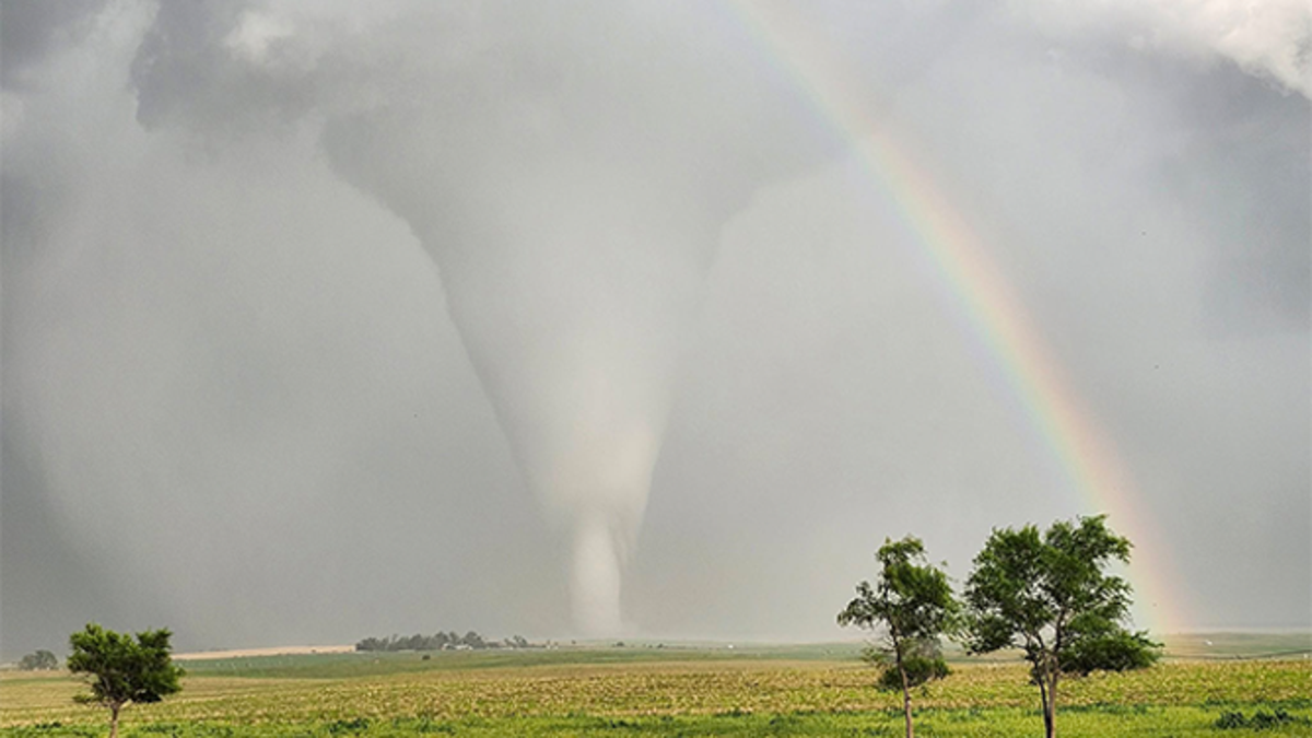 Nebraska 5‑Day Forecast Tornado Watch then 100+°F Heat Wave Ahead