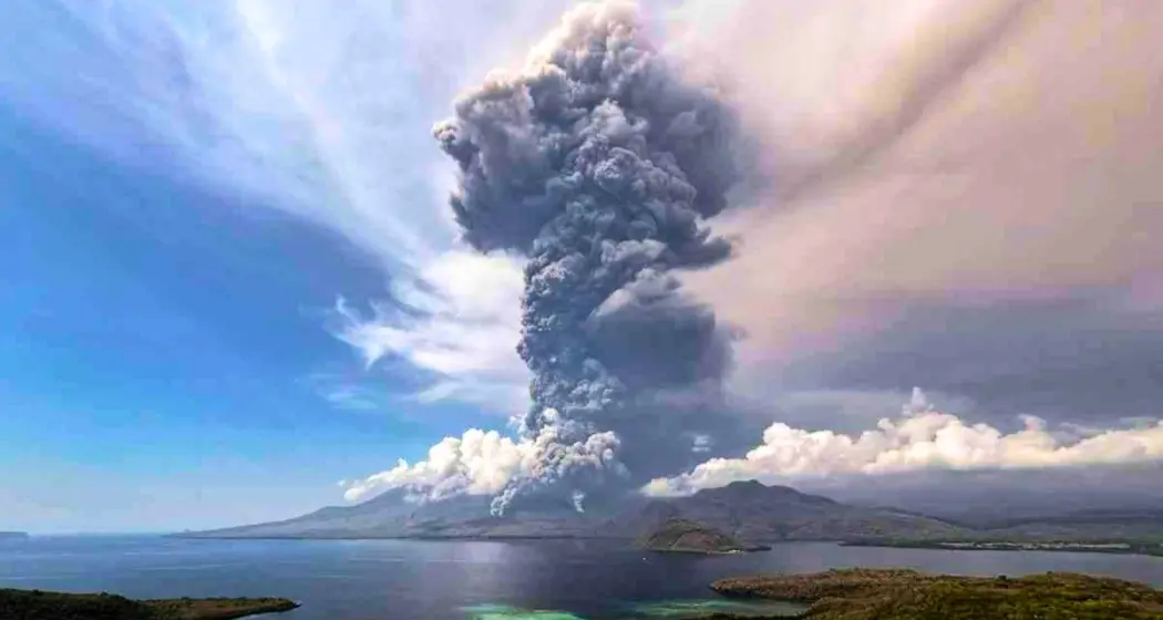 Mount Lewotobi Eruption Grounds Flights to Bali from Australia as Ash Soars 18km