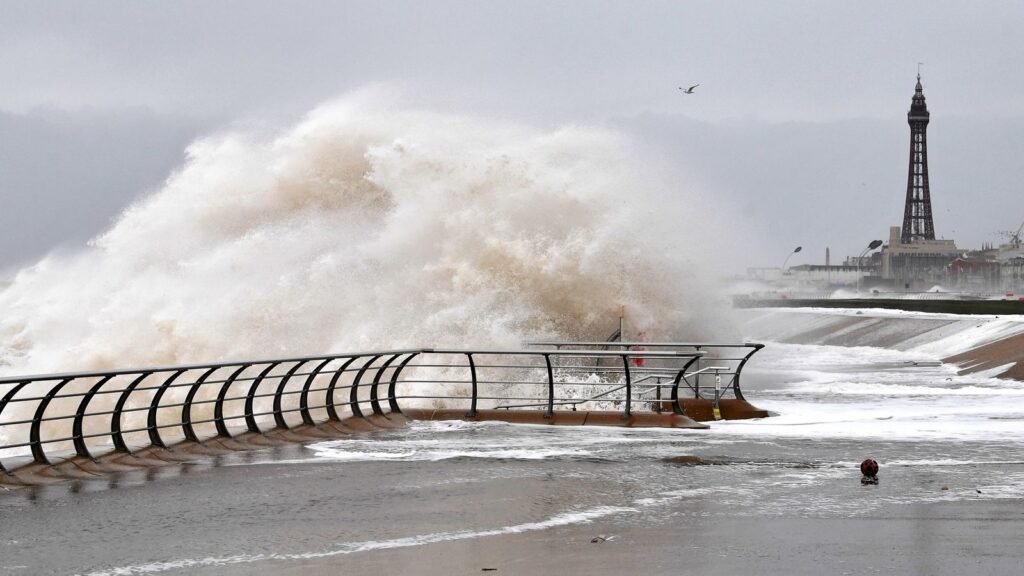 NSW Braces for Flash Floods and 90km Winds This Weekend Amid BoM Storm Warning