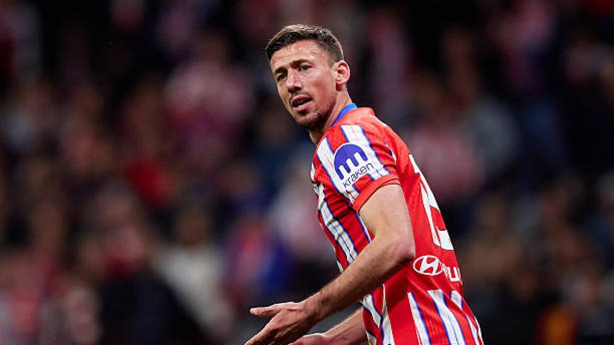 Oriol Romeu Reports for Barcelona Preseason Amid Contract Exit Drama