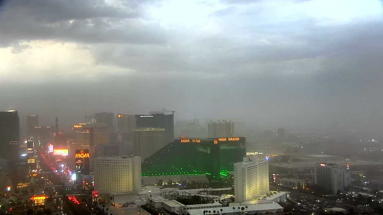 Las Vegas Dust Storm Leaves 27000 Without Power as 70 MPH Winds Hit Valley