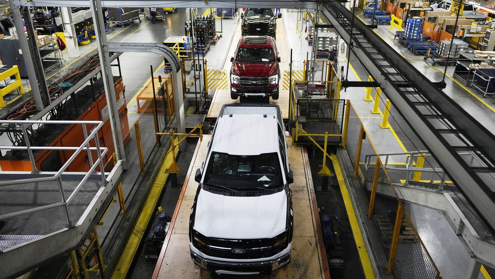 GM Faces $1.1 Billion Loss in Q2 2025 Due to Trump’s Tariffs: Will Investments Save the Auto Giant?