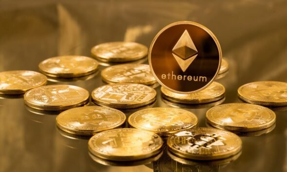 Spot Ether ETFs attract $453M in daily inflows led by BlackRock, extending their streak to 16 days and signaling rising Ethereum demand from institutions.