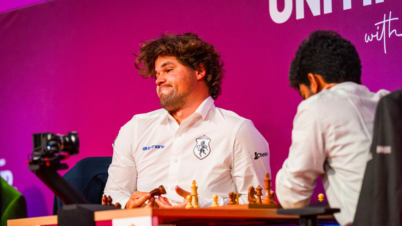 Gukesh Leads SuperUnited 2025 Ahead of Blitz Finale, Carlsen and Caruana in Pursuit
