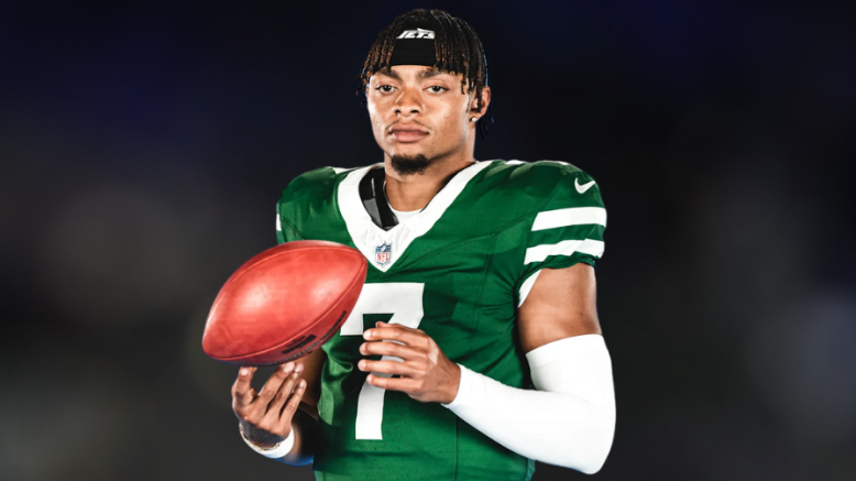 Justin Fields injury update: Jets QB suffers toe dislocation but avoids serious setback