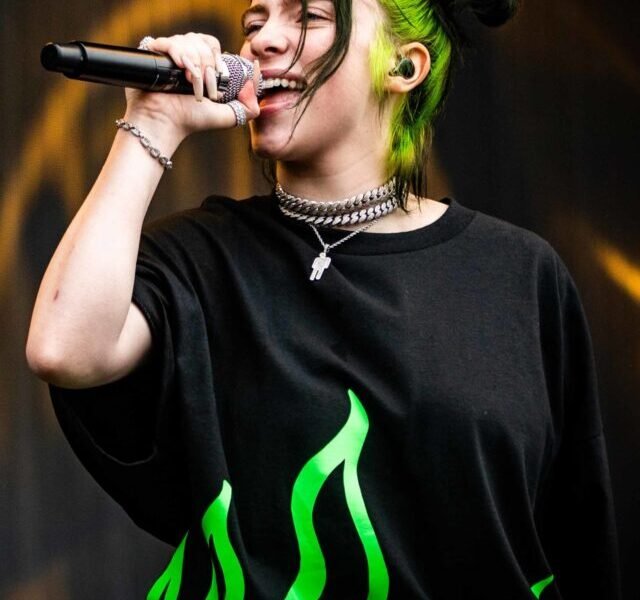 Billie_Eilish_at_Pukkelpop_Festival_-_18_AUGUST_2019_(01)_(cropped)