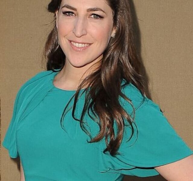 GTY_mayim_bialik_jef_130809_16x9_992