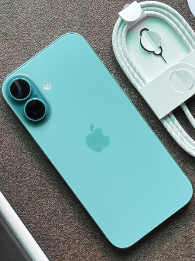 Top 5 Smartphones in the USA That Everyone Is Buying in 2025