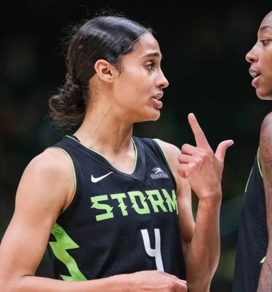 Skylar Diggins Blocks Cardoso and Flexes as Seattle Storm Crush Sky 95-57