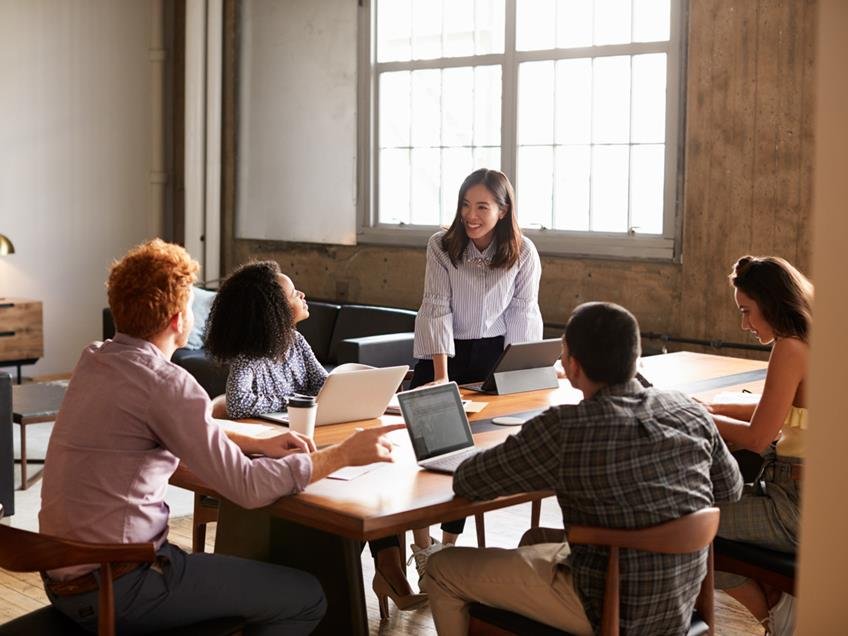 Working-Class Internship Debate in UK Sparks Clash Over Class Identity