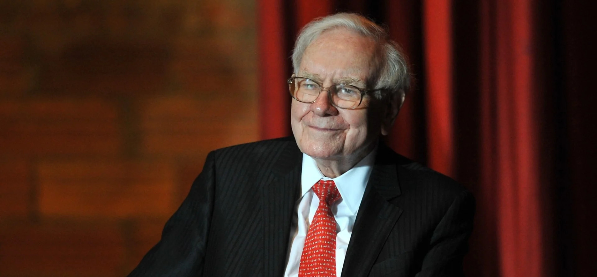 We Asked AI About Buffett’s Mystery Stock—But It Wasn’t Caterpillar After All