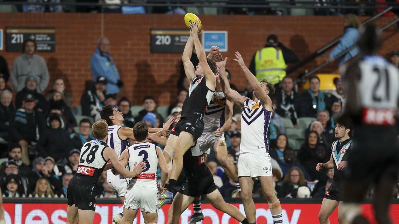 Fremantle Edge Port Adelaide in Last-Minute AFL Thriller as Alex Pearce Seals Top Four Spot