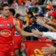 Fremantle vs Gold Coast Elimination Final Live Updates – Nat Fyfe and David Swallow Named Subs