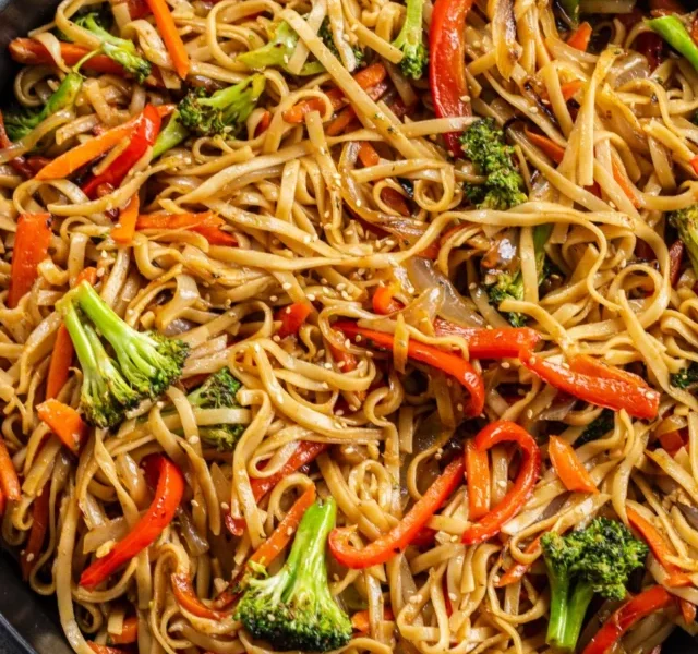 Veggie-Lo-Mein-Under-30-Minutes-06-1200x1800