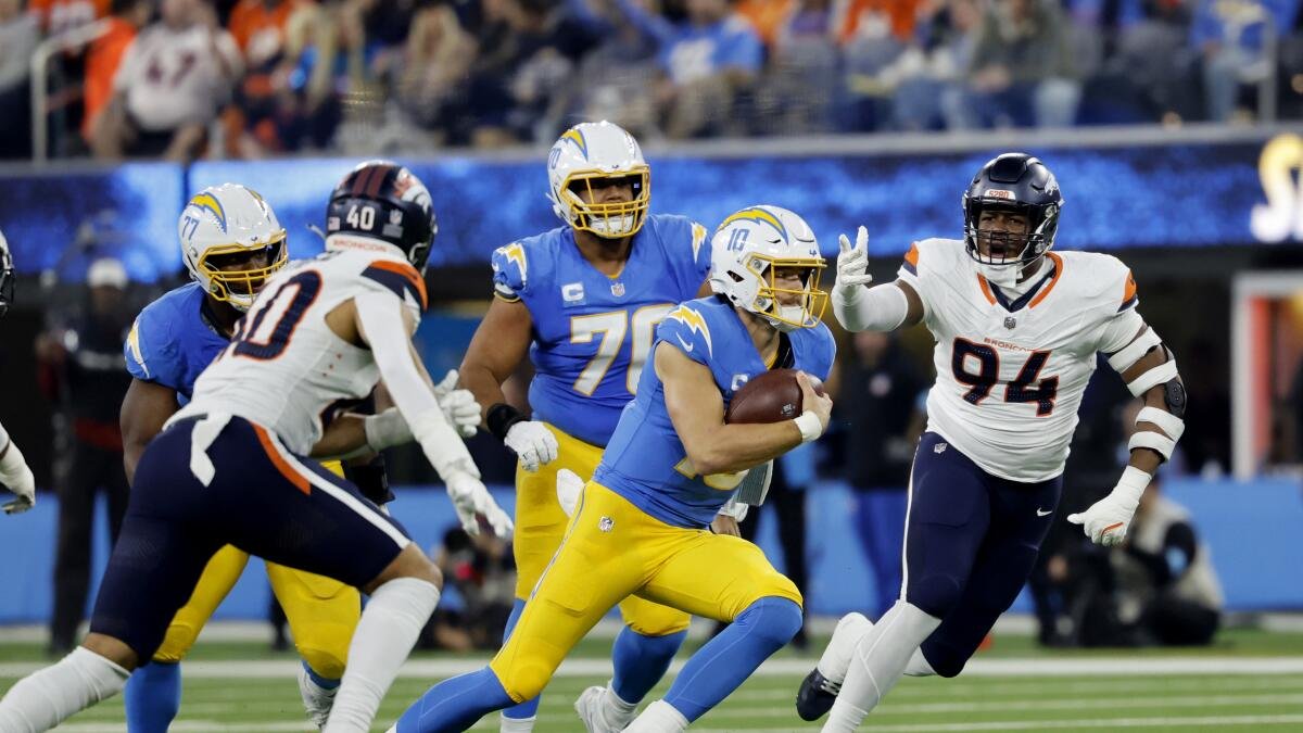 Chargers Complete AFC West Sweep with Stunning Comeback Win Over Broncos