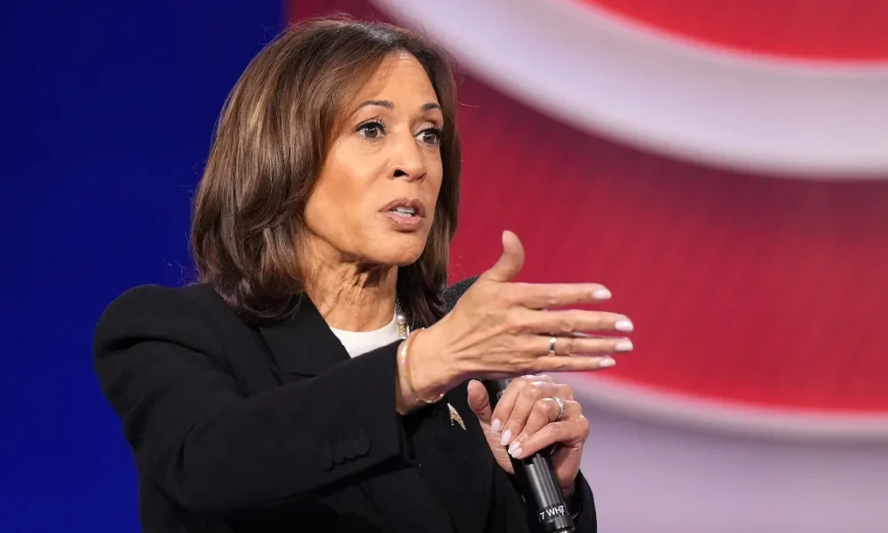 Kamala Harris Shocks and Inspires with “These Motherf***ers Are Crazy” Remark at Hollywood Summit