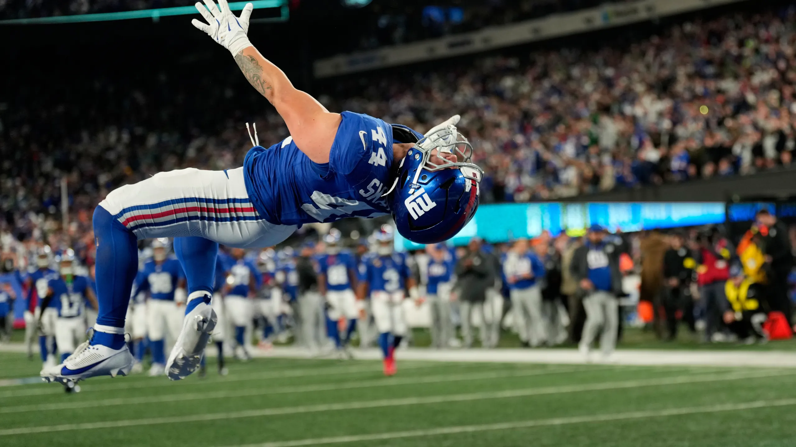 Giants Rookies Jaxson Dart and Cam Skattebo Lead Stunning 34–17 Win Over Eagles