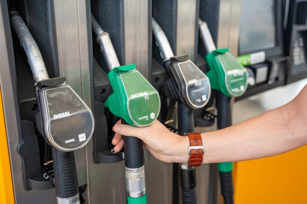 UK Road Tax Shift – Weight-Based Charges May Hit EVs, SUVs and Petrol Cars