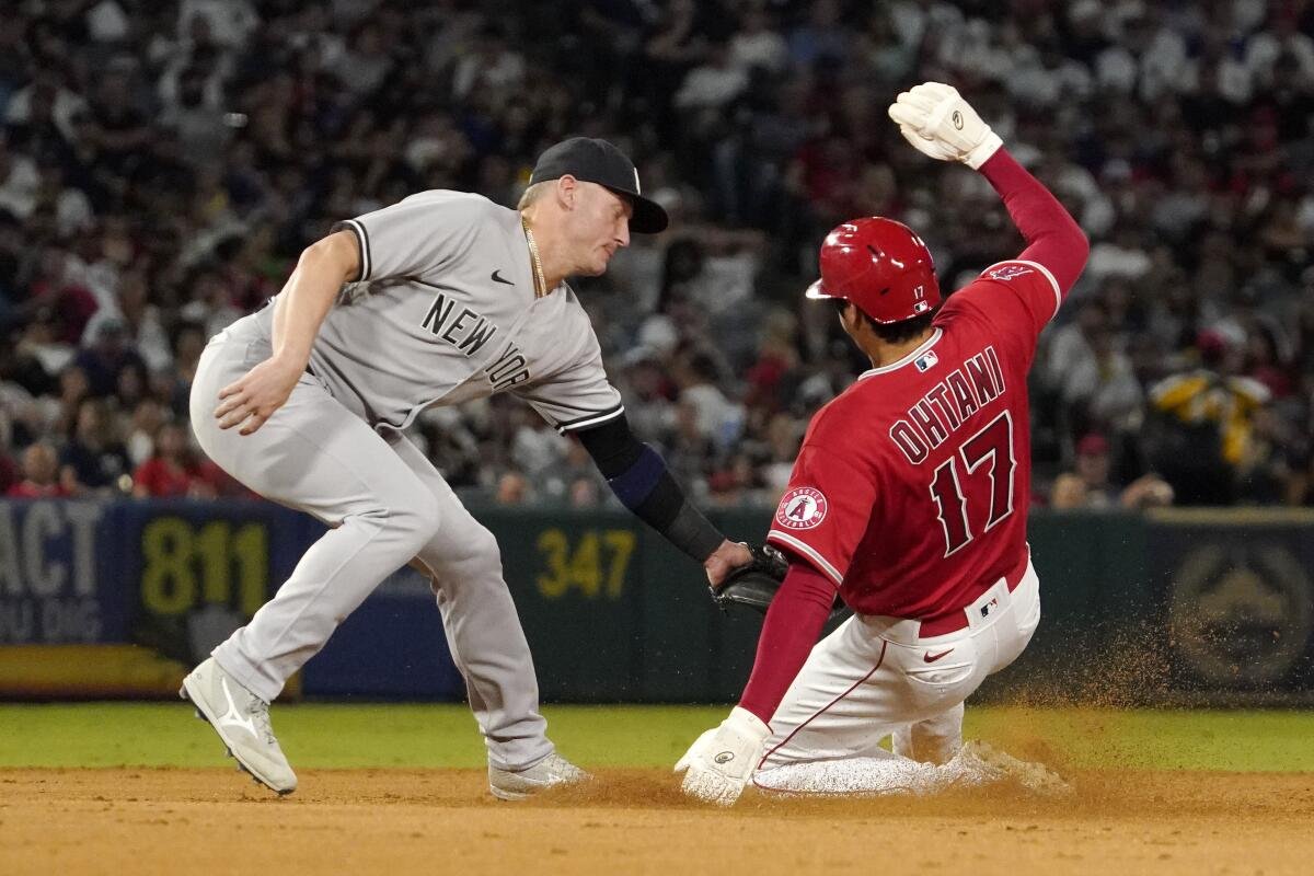 Aaron Judge powers Yankees past Blue Jays with historic 3-run homer in ALDS Game 3
