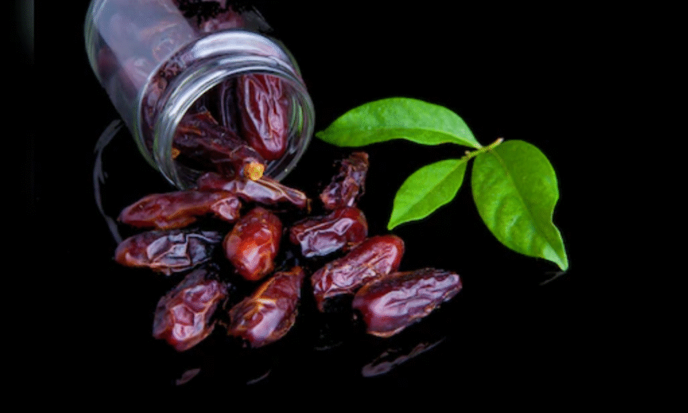 What Happens If You Eat 2 Dates Every Morning? Nutritionist Explains Key Health Benefits