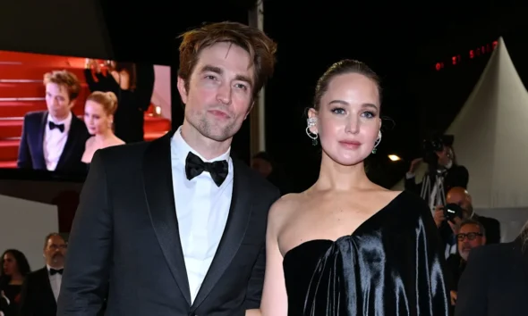 Jennifer Lawrence jokes about Robert Pattinson’s bad memorizing skills while promoting Die My Love