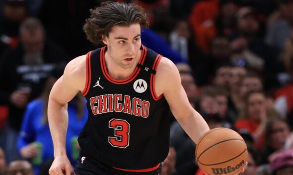 Josh Giddey Leads Undefeated Chicago Bulls with 32 Points in Victory Over Knicks