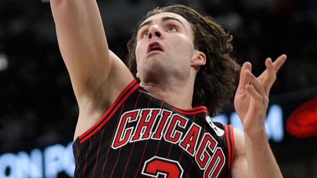 Josh Giddey drops 32 as Bulls remain unbeaten, their best start since Michael Jordan era