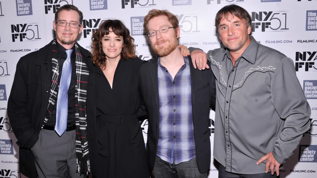 Nine Years After Carrie Fisher’s Death, Billie Lourd Says Her Mom “Still Lives On”… And It’s Through Joy