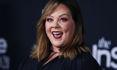Melissa McCarthy Buried by Faux Blizzard in Hilarious SNL Holiday Monologue