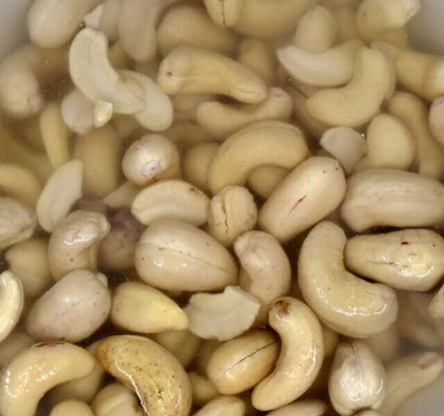 soaked-cashews-nuts