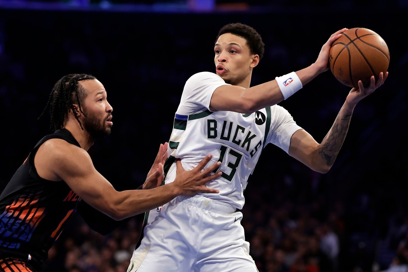Jalen Brunson leads the Knicks with 35 points as New York defeats Toronto to reach the NBA Cup semifinals