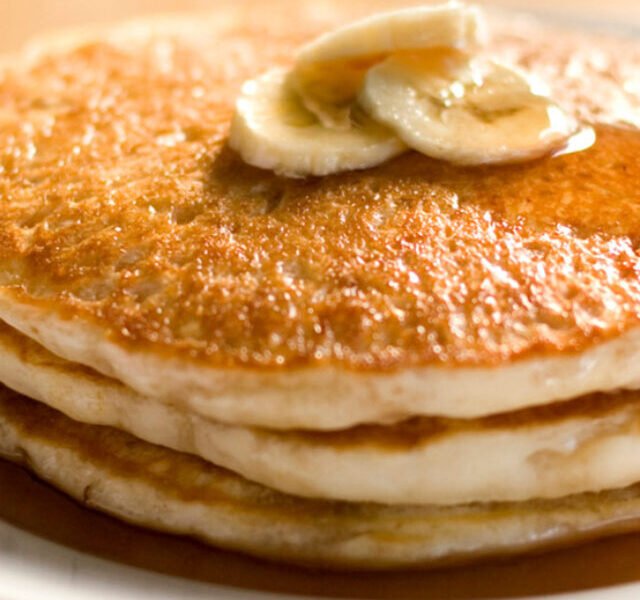 bp8vv6e8_banana-pancakes_625x300_29_March_24