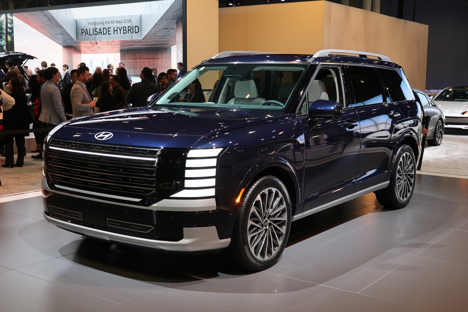 Hyundai Halts Sales of 2026 Palisade SUVs After Fatal Power Seat Incident