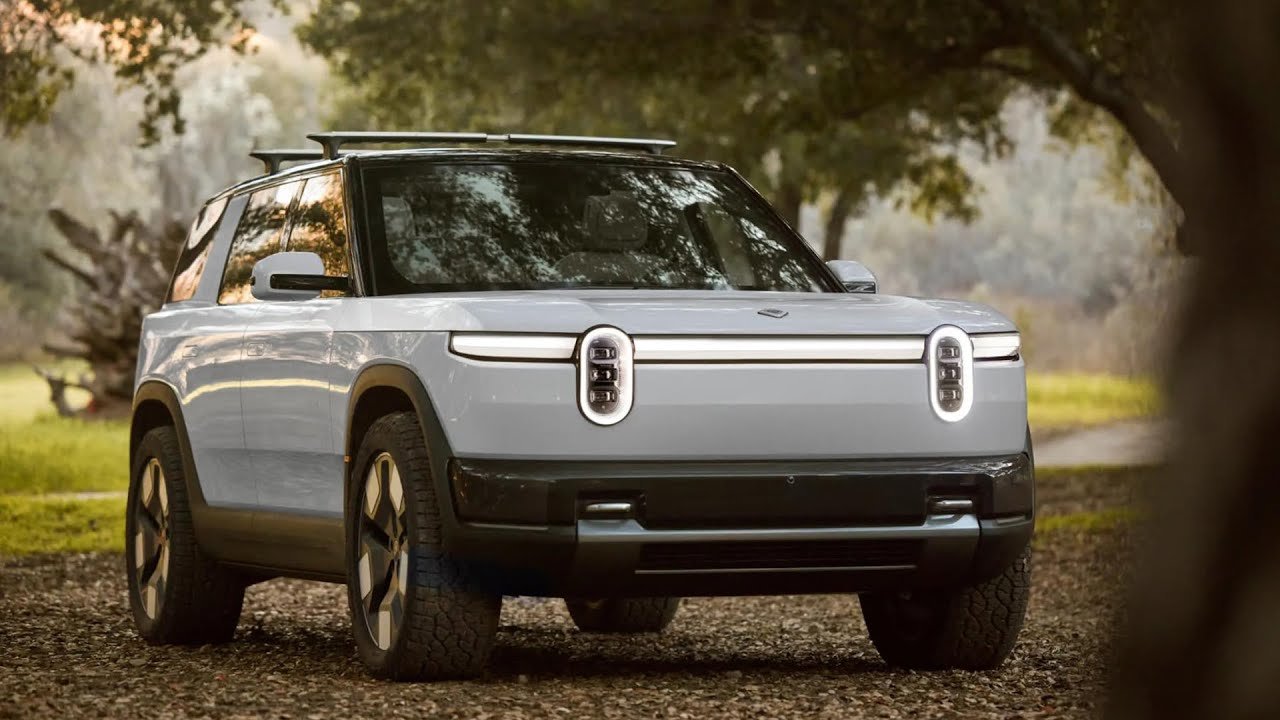 Rivian R2 vs Toyota 4Runner: Can Old-School Power Beat Electric Innovation?